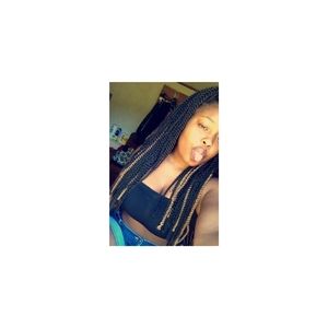 Meet your Posher, Mia